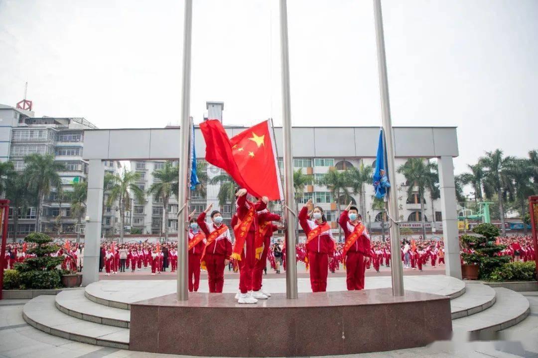 毕节农商银行普宜党支部开展“清雪除冰 暖心服务 党员先行”主题党日活动